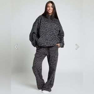Comfrt Minimalist Hoodie and Sweatpants Set